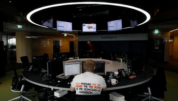 FILE PHOTO: An employee works near screens in the virus lab at the headquarters of Russian cyber security company Kaspersky Labs in Moscow July 29, 2013. FILE PHOTO: An employee works near screens in the virus lab at the headquarters of Russian cyber security company Kaspersky Labs in Moscow July 29, 2013. - Sputnik International