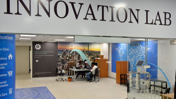In this photo taken on January 10, 2017, interns work at the Hacklab.in space at Nasscom's Startup Warehouse, which incubates start-up tech companies, in Bangalore In this photo taken on January 10, 2017, interns work at the Hacklab.in space at Nasscom's Startup Warehouse, which incubates start-up tech companies, in Bangalore - Sputnik International