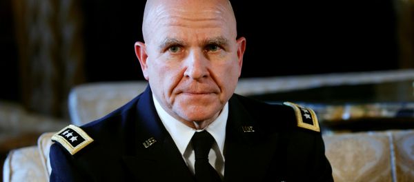 Newly named National Security Adviser Army Lt. Gen. H.R. McMaster listens as U.S. President Donald Trump makes the announcement at his Mar-a-Lago estate in Palm Beach, Florida U.S. February 20, 2017 - Sputnik International