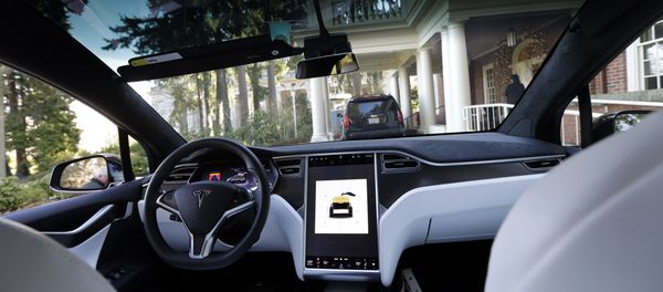 The interior of a Tesla Model X 75D semi-autonomous electric vehicle The interior of a Tesla Model X 75D semi-autonomous electric vehicle - Sputnik International
