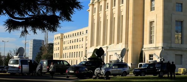 Journalists stand outside the United Nations office in Geneva during the Geneva IV conference on Syria, Switzerland, February 23, 2017 - Sputnik International