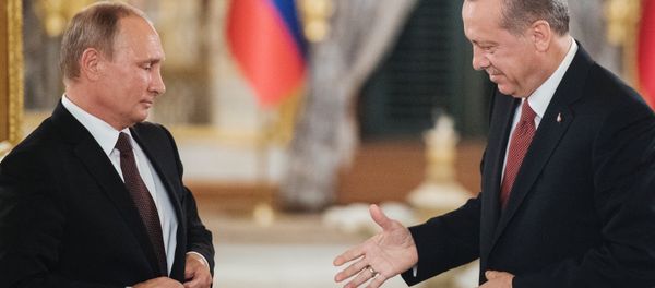 October 10, 2016. Istanbul, Turkey. From left: Russian President Vladimir Putin and Turkish President Recep Tayyip Erdogan during a joint statement for the press after their meeting. - Sputnik International