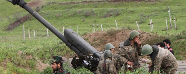 Karabakh Armenian soldiers stand near a howitzer in Hadrut province in Nagorno-Karabakh, Azerbaijan, Tuesday, April 5, 2016. Azerbaijan forces and separatist forces in Nagorno-Karabakh agreed on a cease-fire Tuesday following three days of the heaviest fighting in the region since 1994, the Azeri defense ministry announced. Karabakh Armenian soldiers stand near a howitzer in Hadrut province in Nagorno-Karabakh, Azerbaijan, Tuesday, April 5, 2016. Azerbaijan forces and separatist forces in Nagorno-Karabakh agreed on a cease-fire Tuesday following three days of the heaviest fighting in the region since 1994, the Azeri defense ministry announced. - Sputnik International