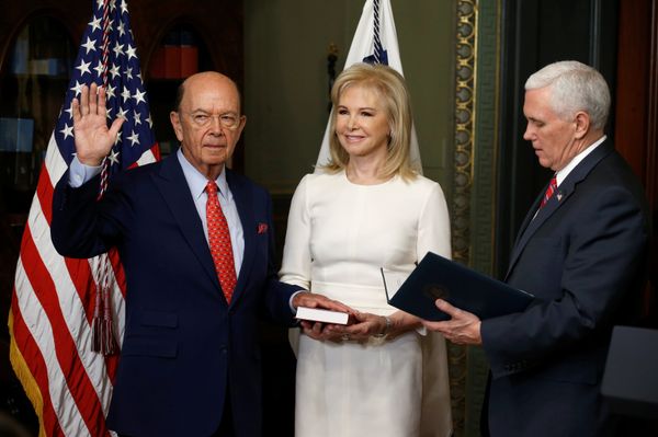 U.S. Vice President Mike Pence (R) swears in Wilbur Ross as Secretary of Commerce as his wife Hilary watches, in Washington, DC, U.S. February 28, 2017 U.S. Vice President Mike Pence (R) swears in Wilbur Ross as Secretary of Commerce as his wife Hilary watches, in Washington, DC, U.S. February 28, 2017 - Sputnik International