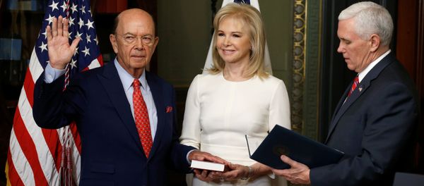 U.S. Vice President Mike Pence (R) swears in Wilbur Ross as Secretary of Commerce as his wife Hilary watches, in Washington, DC, U.S. February 28, 2017 - Sputnik International