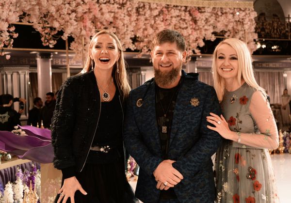 Islamic Chic: Chechen Leader's Daughter First Fashion Show Islamic Chic: Chechen Leader's Daughter First Fashion Show - Sputnik International