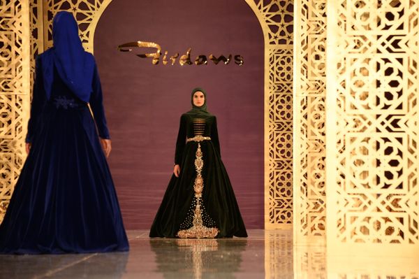 Islamic Chic: Chechen Leader's Daughter First Fashion Show Islamic Chic: Chechen Leader's Daughter First Fashion Show - Sputnik International