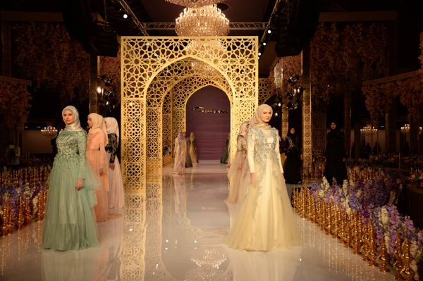 Islamic Chic: Chechen Leader's Daughter First Fashion Show Islamic Chic: Chechen Leader's Daughter First Fashion Show - Sputnik International