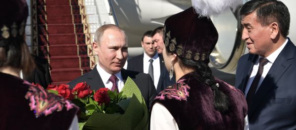 February 28, 2017. Bishkek, Kyrgyzstan. From left: Russian President Vladimir Putin meets with Prime Minister of Kyrgyzstan Sooronbai Zheenbekov at Manas airport. February 28, 2017. Bishkek, Kyrgyzstan. From left: Russian President Vladimir Putin meets with Prime Minister of Kyrgyzstan Sooronbai Zheenbekov at Manas airport. - Sputnik International