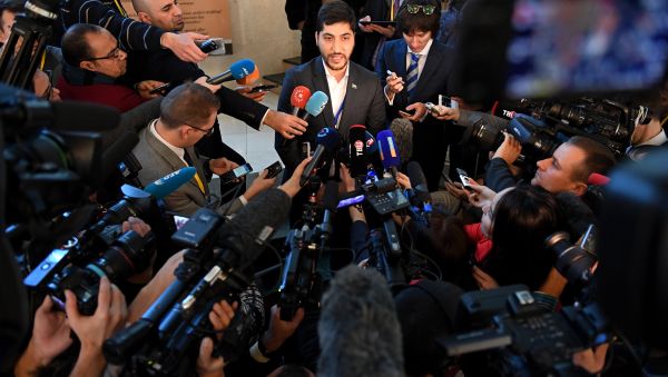 A member of the rebel delegation Osama Abu Zeid speaks to the media during the second day of Syria peace talks at Astana's Rixos President Hotel on January 24, 2017 - Sputnik International