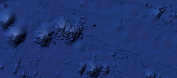 A 2.5 mile long object found at the bottom of the Pacific Ocean, with a 40-mile track trailing behind it. - Sputnik International