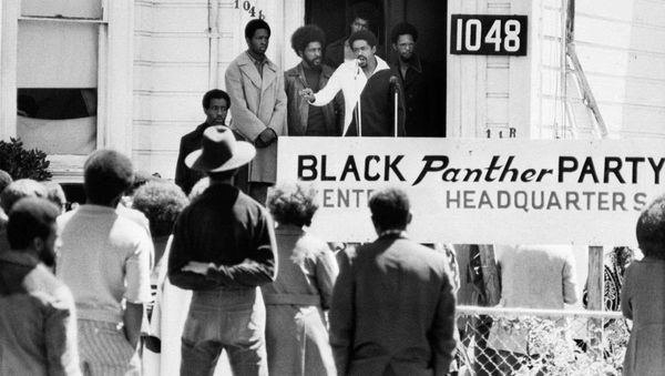 Black Panther Party Chairman Bobby Seale  speaks outside of Party headquarters,1971 - Sputnik International