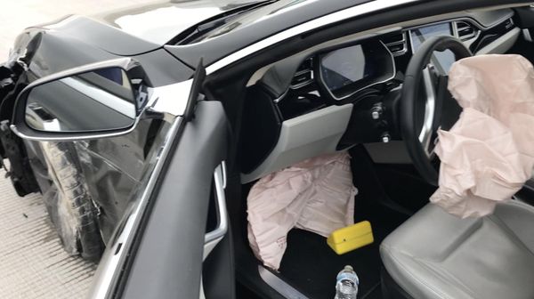 Tesla Autopilot Crash Caught on Dashcam (VIDEO) Tesla Autopilot Crash Caught on Dashcam (VIDEO) - Sputnik International