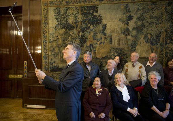 Hey, Mr. President! Let's Take a Selfie Together Hey, Mr. President! Let's Take a Selfie Together - Sputnik International