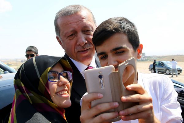 Hey, Mr. President! Let's Take a Selfie Together Hey, Mr. President! Let's Take a Selfie Together - Sputnik International