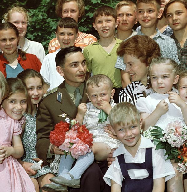 Legendary Soviet Cosmonaut Who Became First Woman in Space Legendary Soviet Cosmonaut Who Became First Woman in Space - Sputnik International