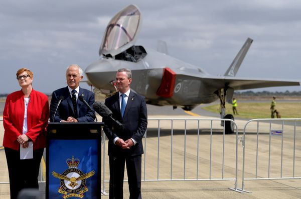 Australian Prime Minister Malcolm Turnbull speaks next to Minister for Defence, Senator Marise Payne and Minister for Defence Industry, Christopher Payne. - Sputnik International