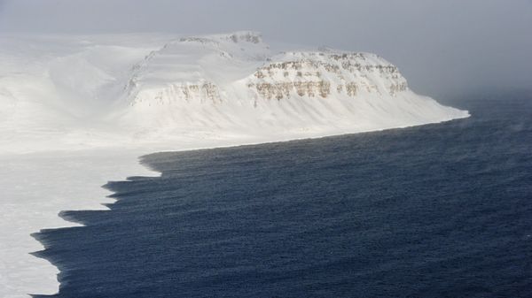 Coastline of the Franz Josef Land archipelago. - Sputnik International
