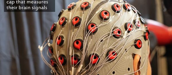 A new system from CSAIL uses EEG brain signals to detect if a person notices robots making a mistake. - Sputnik International