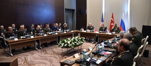 Turkey's Chief of Staff General Hulusi Akar, U.S. Chairman of the Joint Chiefs of Staff Joseph Dunford and Russian Armed Forces Chief of Staff Valery Gerasimov meet in Antalya, Turkey - Sputnik International