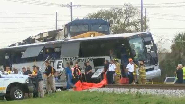 Crash in Buloxi, Miss. Courtesy of WLOX News Now. - Sputnik International