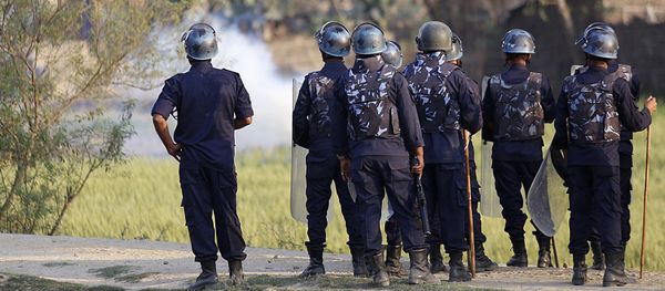 Nepalese police clash with Madhesi minority protesters at Raibiraj, Saptari District, some 240 kms southeast of Kathmandu on March 6, 2017 Nepalese police clash with Madhesi minority protesters at Raibiraj, Saptari District, some 240 kms southeast of Kathmandu on March 6, 2017 - Sputnik International
