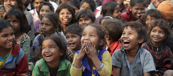 Jan. 17, 2017 photo, impoverished Indian children watch a performance as part of advocacy against child labor in Allahabad, India Jan. 17, 2017 photo, impoverished Indian children watch a performance as part of advocacy against child labor in Allahabad, India - Sputnik International