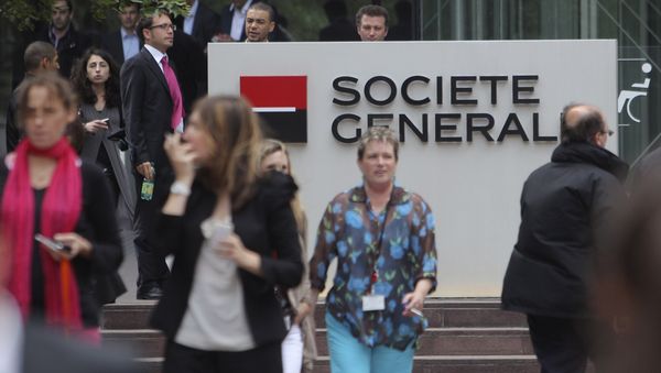 People walk past the logo of the French bank Societe Genral at la Defense business district, outside Paris. - Sputnik International