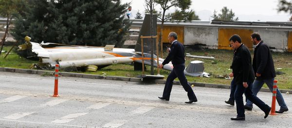 Wreckage of a helicopter is seen after it crashed in Istanbul, Turkey, March 10, 2017 - Sputnik International
