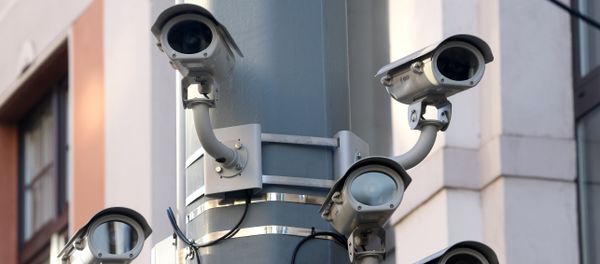Surveillance cameras are fixed on a pole in the Marxloh district of Duisburg, western Germany, on December 21, 2016 - Sputnik International