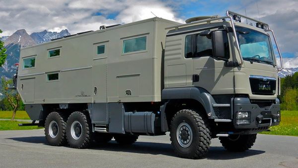 Mobil Globecruiser Family 7500 - Sputnik International