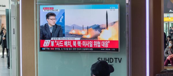 A television screen shows news coverage of a North Korean rocket launch at Seoul station on March 7, 2017 A television screen shows news coverage of a North Korean rocket launch at Seoul station on March 7, 2017 - Sputnik International
