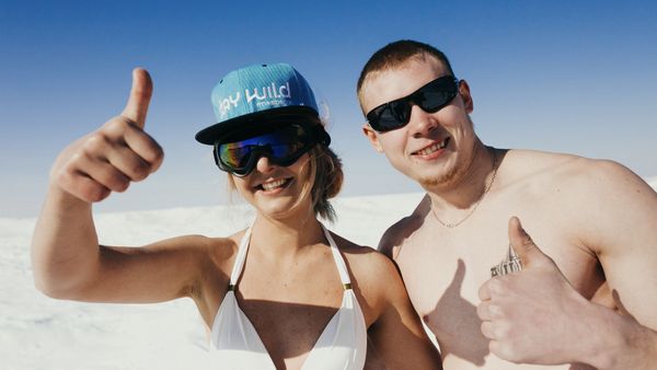 Meanwhile in Russia: Bikini Party at Frozen Lake Baikal - Sputnik International