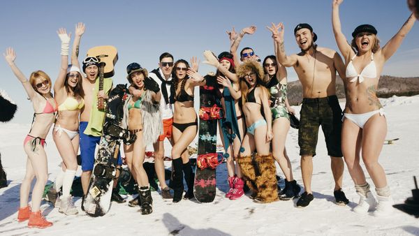 Meanwhile in Russia: Bikini Party at Frozen Lake Baikal - Sputnik International