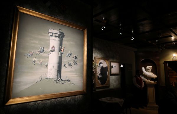 Banksy Empire in Jeopardy as EU Court Rules Claiming Copyright Inconsistent with Mystery Identity - Sputnik International