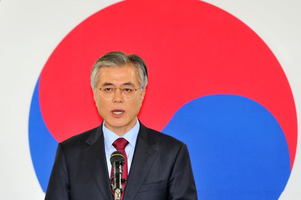This file photo taken on December 18, 2012 shows South Korea's presidential candidate Moon Jae-In of the opposition Democratic United Party speaking during a press conference at the party head office in Seoul. This file photo taken on December 18, 2012 shows South Korea's presidential candidate Moon Jae-In of the opposition Democratic United Party speaking during a press conference at the party head office in Seoul. - Sputnik International
