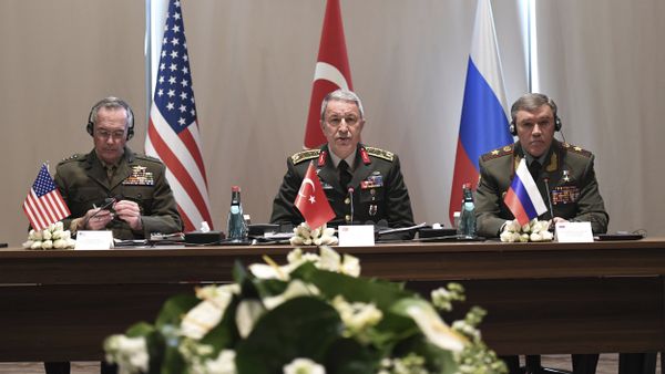 Turkey's Chief of Staff Gen. Hulusi Akar, center, U.S. Chairman of the Joint Chiefs of Staff Gen. Joseph Dunford, left, and Russia's Chief of Staff Gen. Valery Gerasimov attend a meeting in the Mediterranean coastal city of Antalya, Turkey - Sputnik International