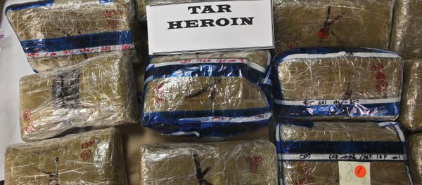 Mexican tar heroin seized in different raid operations at the Ventura County Sheriff's Department Jail Annex Building, in Ventura, Calif. (File) - Sputnik International