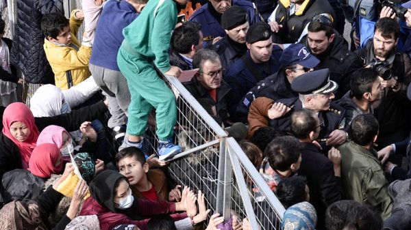 Migrants block the entrance of the Hellinikon camp in Athens in protest at poor living conditions on February 6, 2017 Migrants block the entrance of the Hellinikon camp in Athens in protest at poor living conditions on February 6, 2017 - Sputnik International