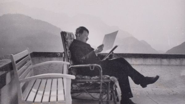Candid shot of Hitler at the Berghof - Sputnik International