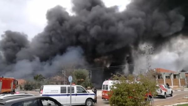 Explosion at an illegal fireworks factory in Israel - Sputnik International