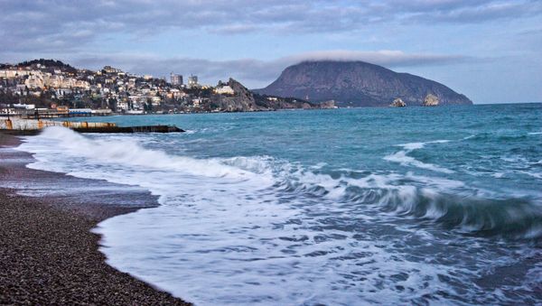 The Black Sea coast and Mount Ayu-Dag in Gurzuf. The Black Sea coast and Mount Ayu-Dag in Gurzuf. - Sputnik International