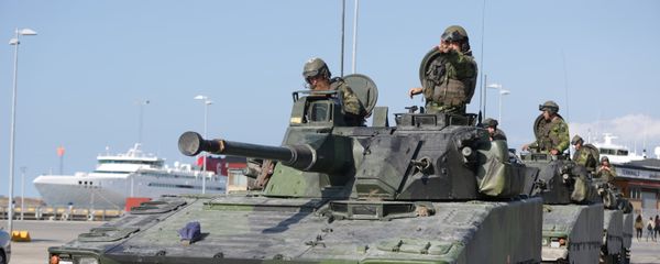 Swedish armoured personnel carriers are seen in Visby harbour, island of Gotland, Sweden September 14, 2016. Picture taken September 14, 2016. - Sputnik International
