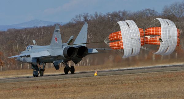 Airtight: Russian MiG-31 Interceptor Jets Practice Defending the Sky Frontier - Sputnik International
