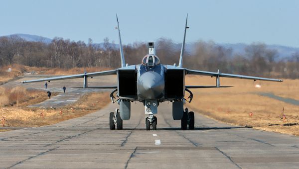 Airtight: Russian MiG-31 Interceptor Jets Practice Defending the Sky Frontier - Sputnik International