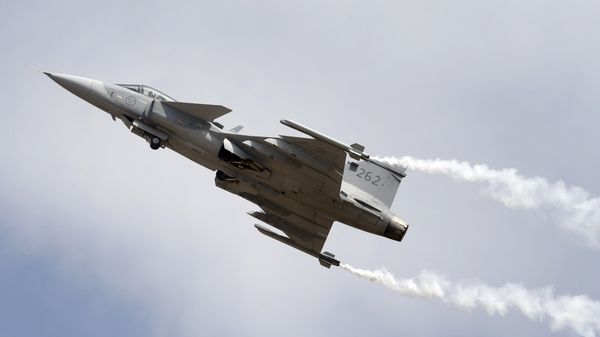 Gripen, a Swedish fighter aircraft performs at the opening ceremony of Aero India 2017 at Yelahanka air base in Bangalore, India, Tuesday, Feb. 14, 2017 Gripen, a Swedish fighter aircraft performs at the opening ceremony of Aero India 2017 at Yelahanka air base in Bangalore, India, Tuesday, Feb. 14, 2017 - Sputnik International