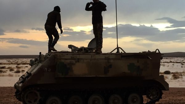 Jordanian soldiers take a break on their armored vehicle (File) Jordanian soldiers take a break on their armored vehicle (File) - Sputnik International