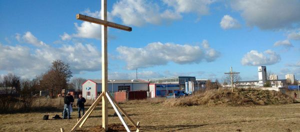 Crosses at the site of the planned Erfurt mosque - Sputnik International