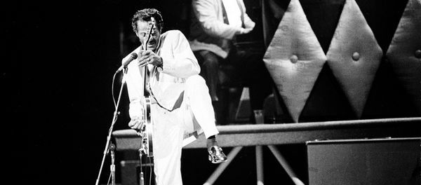 Chuck Berry performs during a concert celebration for his 60th birthday at the Fox Theatre in St. Louis, Mo., Oct. 17, 1986. The concert is being filmed for a motion picture documentary titled Chuck Berry Hail! Hail! Rock 'n' Roll. Chuck Berry performs during a concert celebration for his 60th birthday at the Fox Theatre in St. Louis, Mo., Oct. 17, 1986. The concert is being filmed for a motion picture documentary titled Chuck Berry Hail! Hail! Rock 'n' Roll. - Sputnik International
