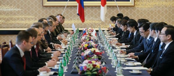 Russian Foreign Minister Sergei Lavrov, center left, and Japanese Defense Minister Tomomi Inada, center right, during two-plus-two talks between defense and foreign ministers of Japan and Russia, in Tokyo. - Sputnik International